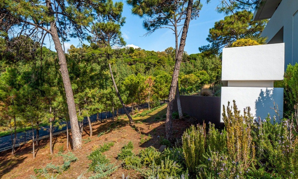 Hypermodern, architectural luxury villa for sale in exclusive urbanization in Marbella - Benahavis 40398