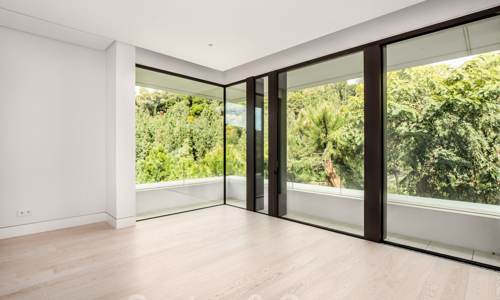 Hypermodern, architectural luxury villa for sale in exclusive urbanization in Marbella - Benahavis 40406