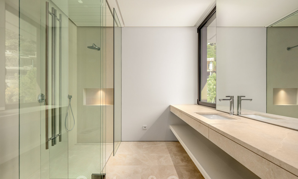 Hypermodern, architectural luxury villa for sale in exclusive urbanization in Marbella - Benahavis 40407