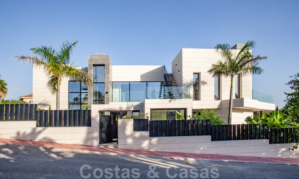 Special, architectural villa for sale in a gated community in Nueva Andalucia, Marbella 40455