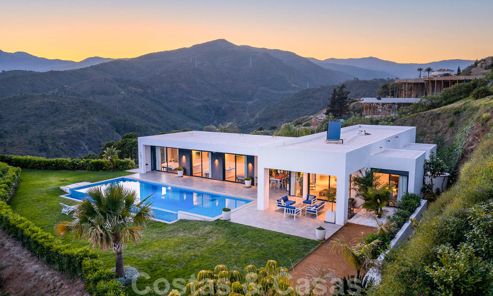 Ready to move in, modern luxury villa for sale with panoramic mountain and sea views in a gated resort in Marbella - Benahavis 41034