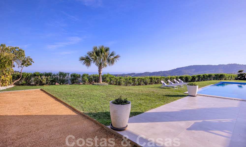 Ready to move in, modern luxury villa for sale with panoramic mountain and sea views in a gated resort in Marbella - Benahavis 41052