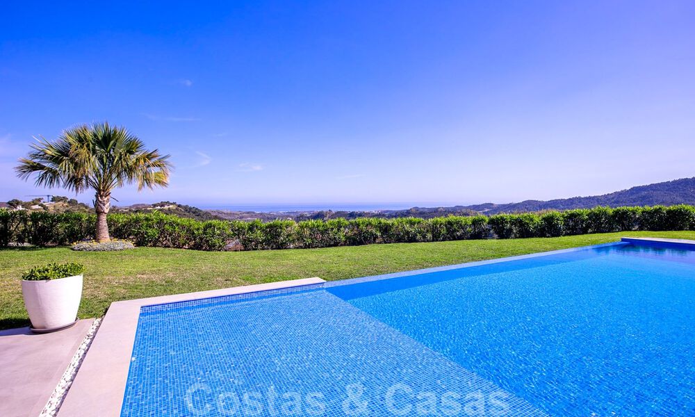 Ready to move in, modern luxury villa for sale with panoramic mountain and sea views in a gated resort in Marbella - Benahavis 41064