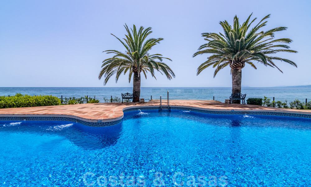 Luxury townhouse for sale, frontline beach, in a gated community, within walking distance to Estepona center 40846