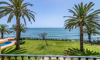 Luxury townhouse for sale, frontline beach, in a gated community, within walking distance to Estepona center 40857 