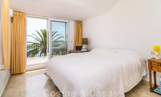 Luxury townhouse for sale, frontline beach, in a gated community, within walking distance to Estepona center 40859 