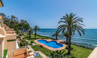 Luxury townhouse for sale, frontline beach, in a gated community, within walking distance to Estepona center 40863 