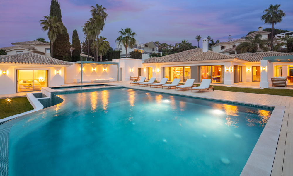 Contemporary, Mediterranean, luxury villa for sale, frontline golf in a gated urbanization in Nueva Andalucia, Marbella 40925