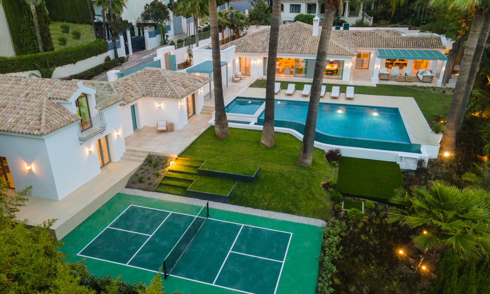 Contemporary, Mediterranean, luxury villa for sale, frontline golf in a gated urbanization in Nueva Andalucia, Marbella 40931