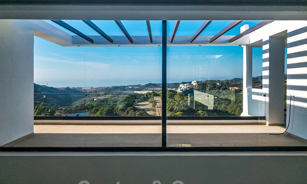 Designer villa for sale with panoramic sea views in a prestigious golf resort in Benahavis - Marbella 40940