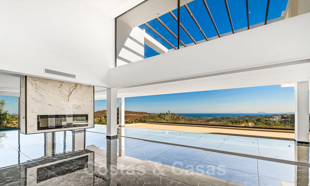 Designer villa for sale with panoramic sea views in a prestigious golf resort in Benahavis - Marbella 40945