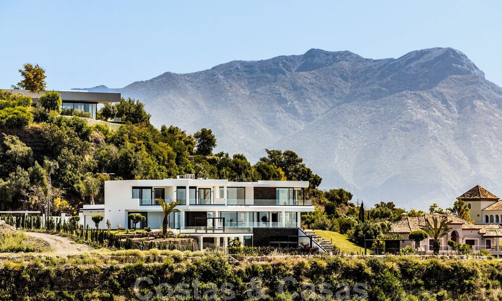 Designer villa for sale with panoramic sea views in a prestigious golf resort in Benahavis - Marbella 40949
