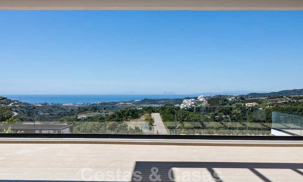 Designer villa for sale with panoramic sea views in a prestigious golf resort in Benahavis - Marbella 40951