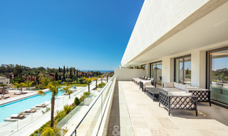 Luxurious, exclusive penthouse with huge roof terrace and private pool for sale in Marbella, Golden Mile 41105 