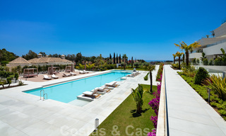 Luxurious, exclusive penthouse with huge roof terrace and private pool for sale in Marbella, Golden Mile 41127 