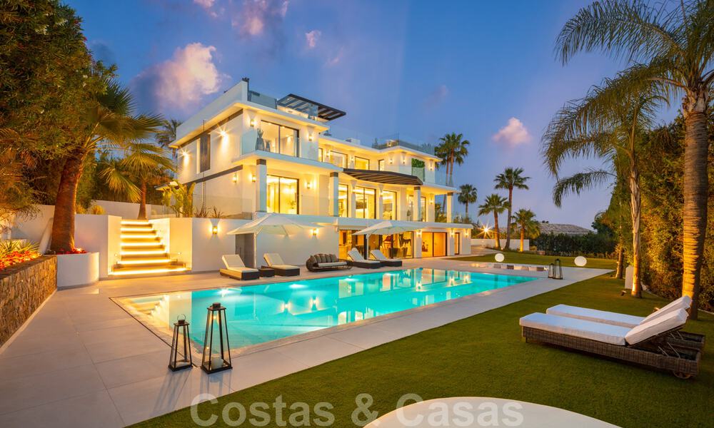 Contemporary luxury villa for sale with panoramic sea views and the La Concha mountain, on the Golden Mile of Marbella 41302
