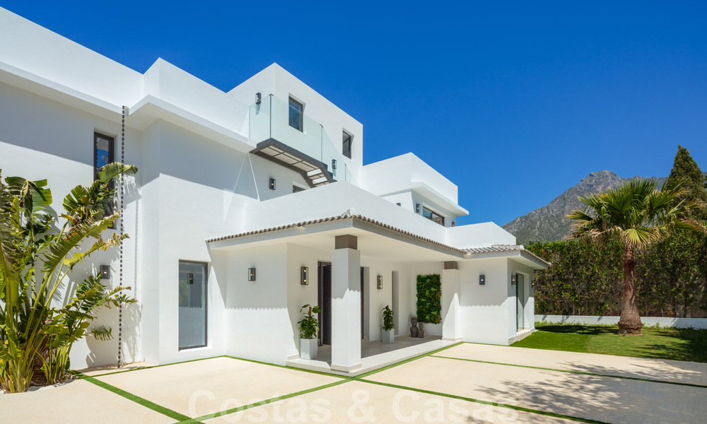 Contemporary luxury villa for sale with panoramic sea views and the La Concha mountain, on the Golden Mile of Marbella 41312