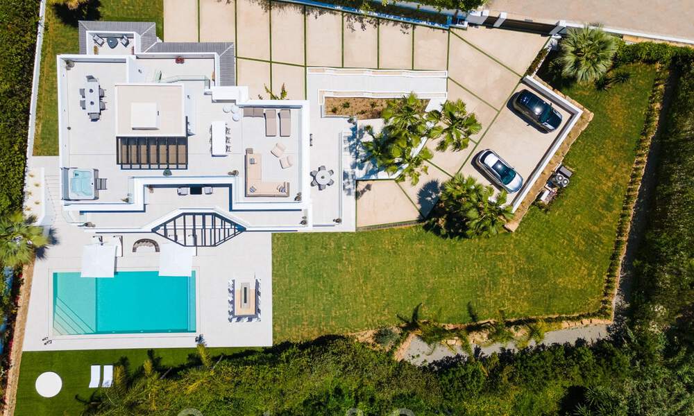 Contemporary luxury villa for sale with panoramic sea views and the La Concha mountain, on the Golden Mile of Marbella 41318