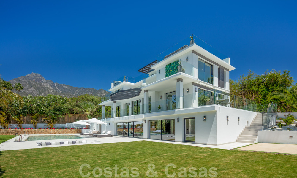 Contemporary luxury villa for sale with panoramic sea views and the La Concha mountain, on the Golden Mile of Marbella 41328