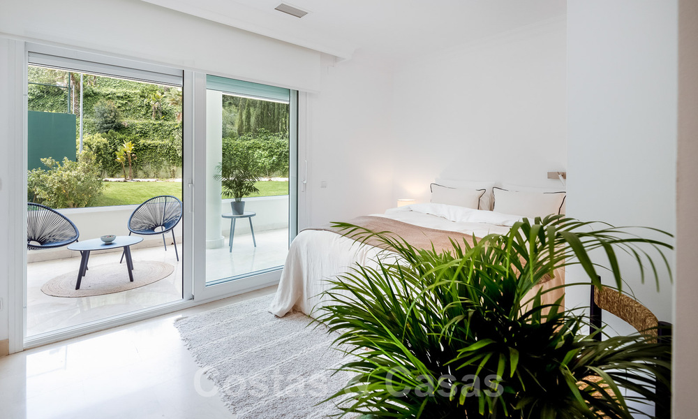 Renovated, modern apartment for sale with a spacious terrace in Nueva Andalucia, Marbella 41371