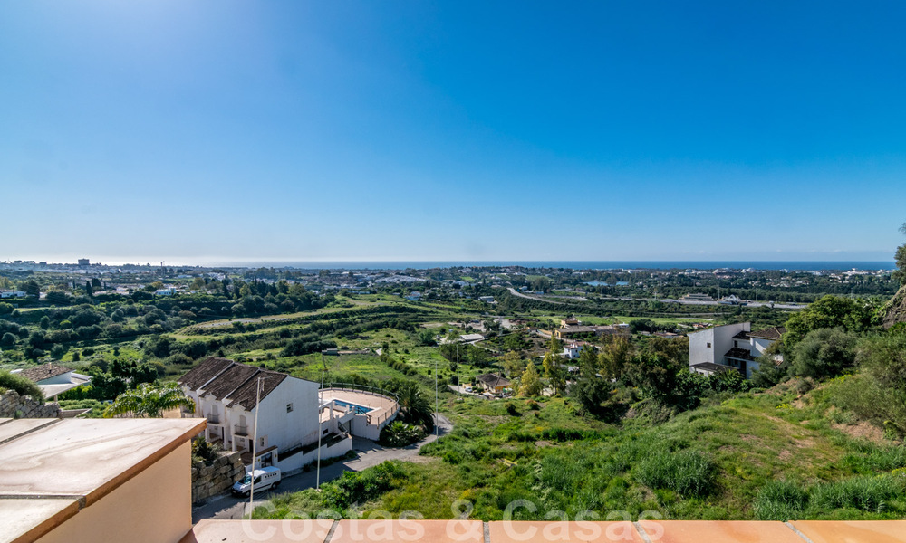 Luxurious, duplex penthouse for sale with panoramic sea views in Benahavis - Marbella 41430