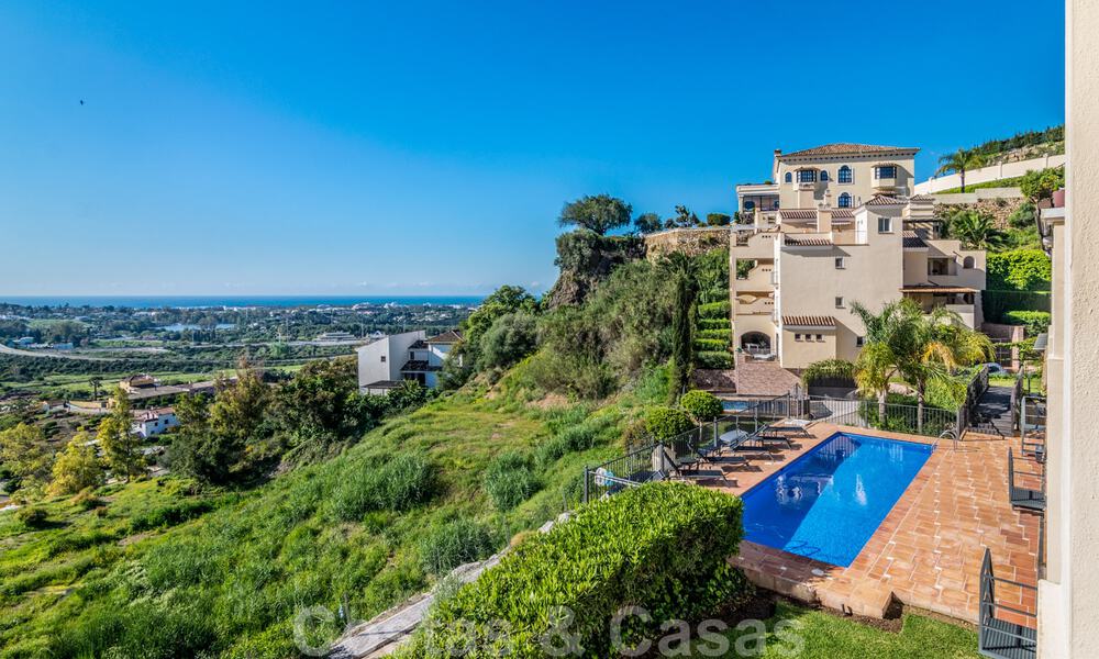 Luxurious, duplex penthouse for sale with panoramic sea views in Benahavis - Marbella 41462
