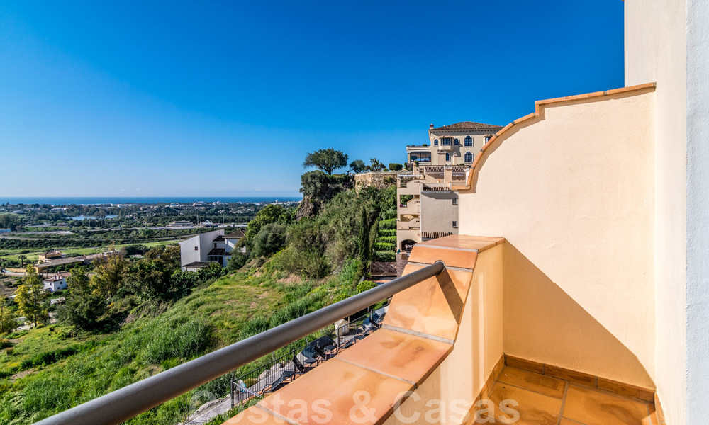 Luxurious, duplex penthouse for sale with panoramic sea views in Benahavis - Marbella 41478