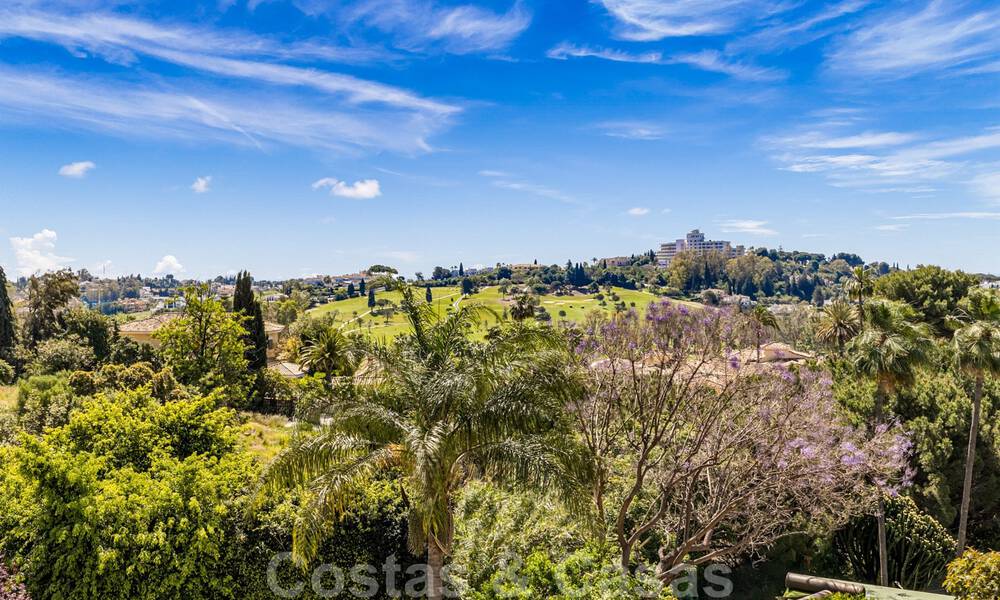 Spanish, luxury villa for sale, with views of the countryside and the sea, in Marbella - Benahavis 41517