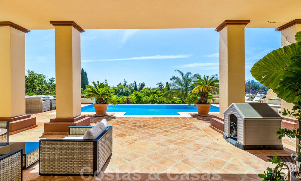 Spanish, luxury villa for sale, with views of the countryside and the sea, in Marbella - Benahavis 41540