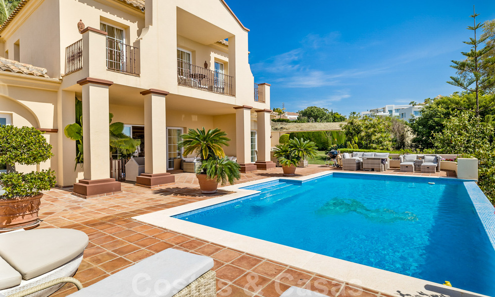 Spanish, luxury villa for sale, with views of the countryside and the sea, in Marbella - Benahavis 41543