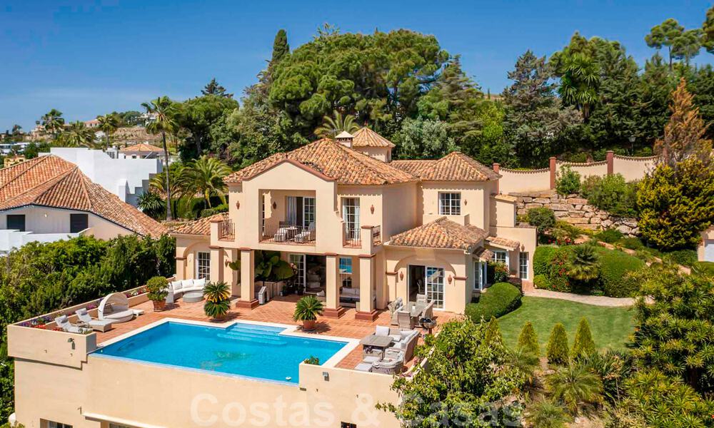 Spanish, luxury villa for sale, with views of the countryside and the sea, in Marbella - Benahavis 41564