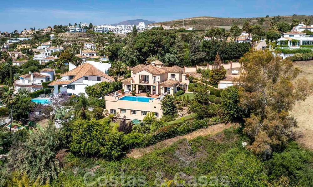 Spanish, luxury villa for sale, with views of the countryside and the sea, in Marbella - Benahavis 41565