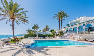 Charming house for sale, in a complex directly on the beach, with stunning sea views on the Golden Mile - Marbella 41613 