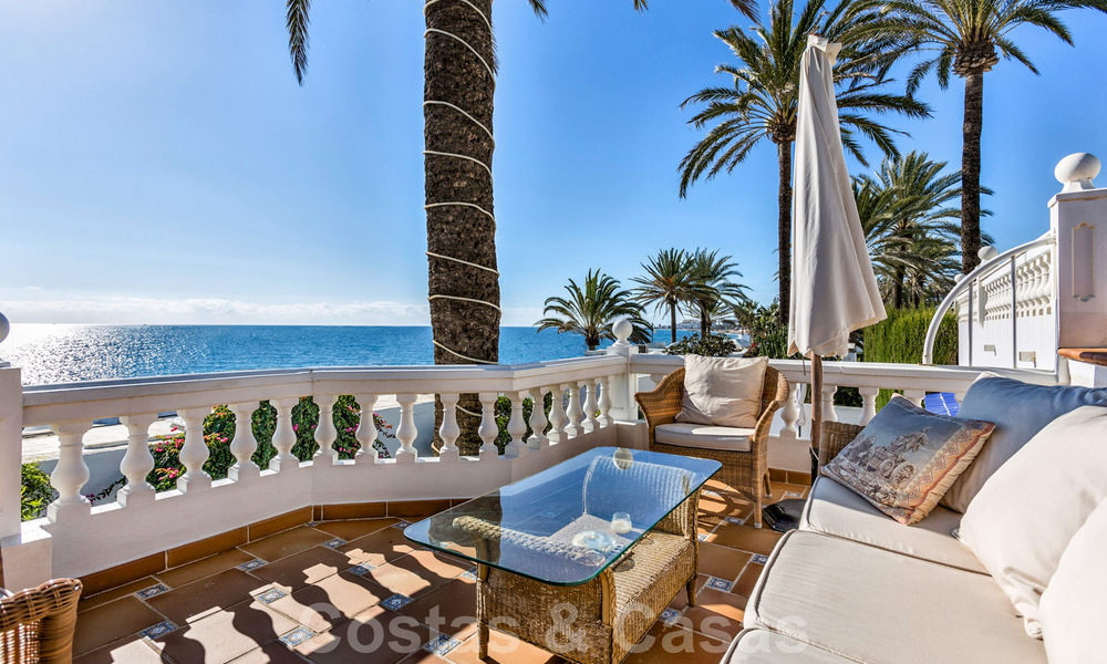 Charming house for sale, in a complex directly on the beach, with stunning sea views on the Golden Mile - Marbella 41631