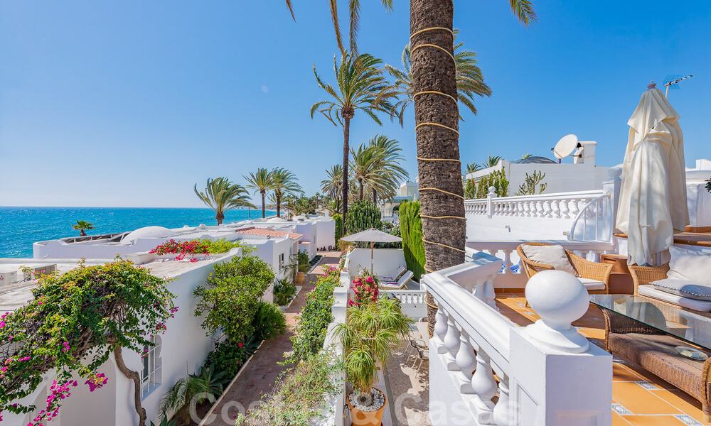 Charming house for sale, in a complex directly on the beach, with stunning sea views on the Golden Mile - Marbella 41640