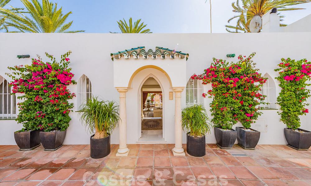 Charming house for sale, in a complex directly on the beach, with stunning sea views on the Golden Mile - Marbella 41674