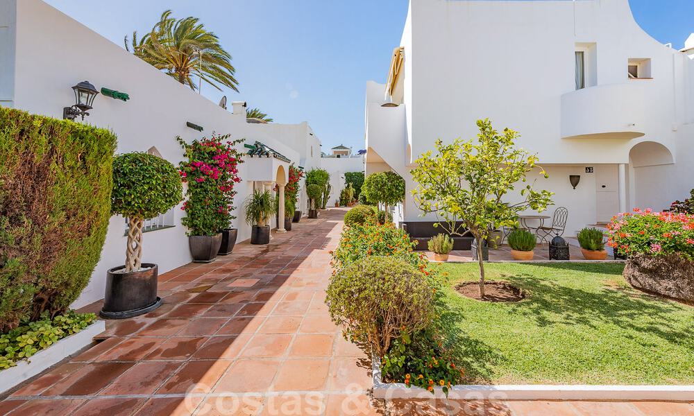 Charming house for sale, in a complex directly on the beach, with stunning sea views on the Golden Mile - Marbella 41676