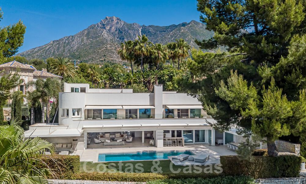 Magnificent villa for sale renovated in a luxurious, modern style, on the Golden Mile - Marbella 41683