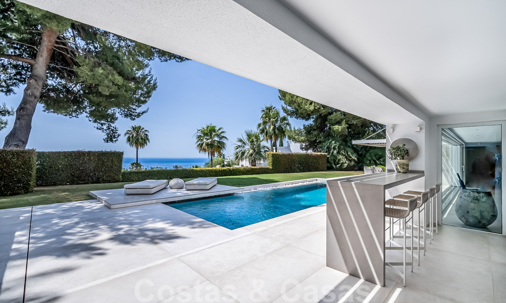 Magnificent villa for sale renovated in a luxurious, modern style, on the Golden Mile - Marbella 41689