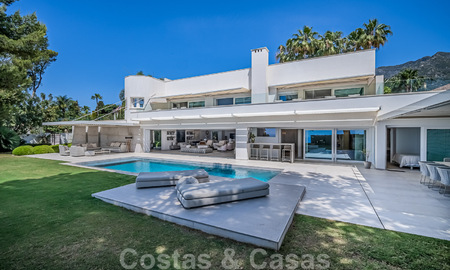 Magnificent villa for sale renovated in a luxurious, modern style, on the Golden Mile - Marbella 41693