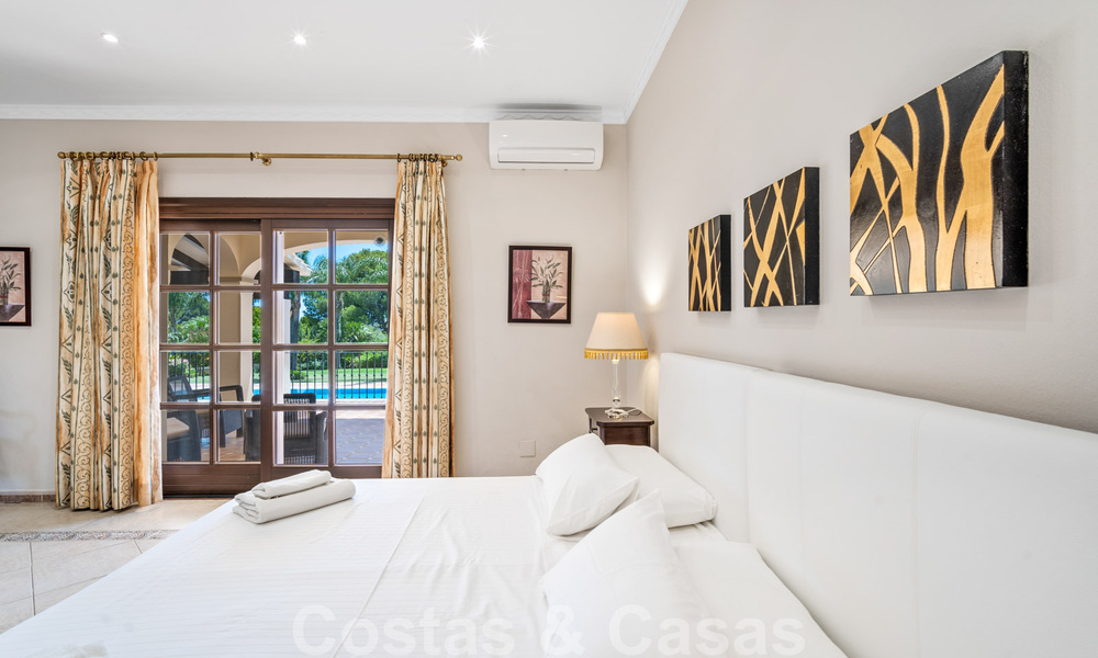 Traditional, Spanish luxury villa for sale in Benahavis - Marbella 41862