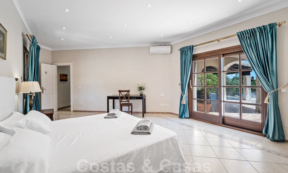 Traditional, Spanish luxury villa for sale in Benahavis - Marbella 41864