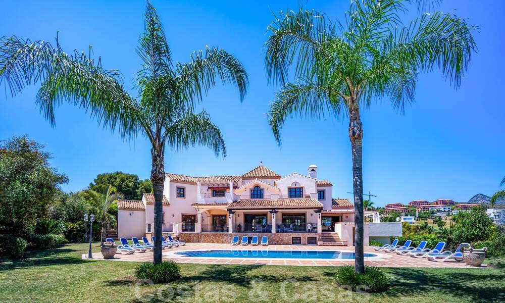 Traditional, Spanish luxury villa for sale in Benahavis - Marbella 41881