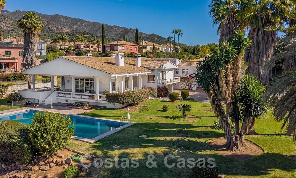 Investment opportunity. Charming villa for sale on a large plot with sea views in quiet area close to Marbella centre 41785