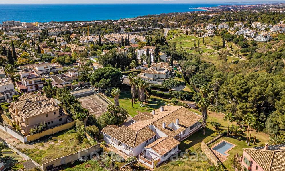 Investment opportunity. Charming villa for sale on a large plot with sea views in quiet area close to Marbella centre 41786