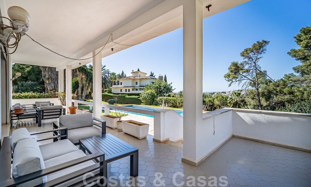 Investment opportunity. Charming villa for sale on a large plot with sea views in quiet area close to Marbella centre 41787