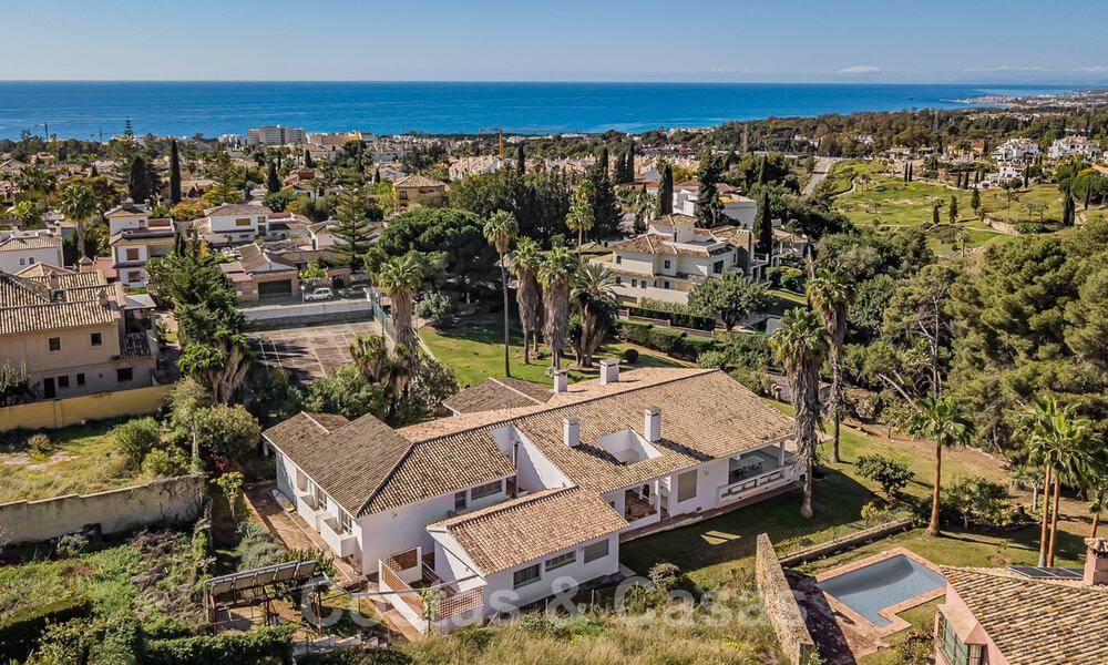 Investment opportunity. Charming villa for sale on a large plot with sea views in quiet area close to Marbella centre 41796