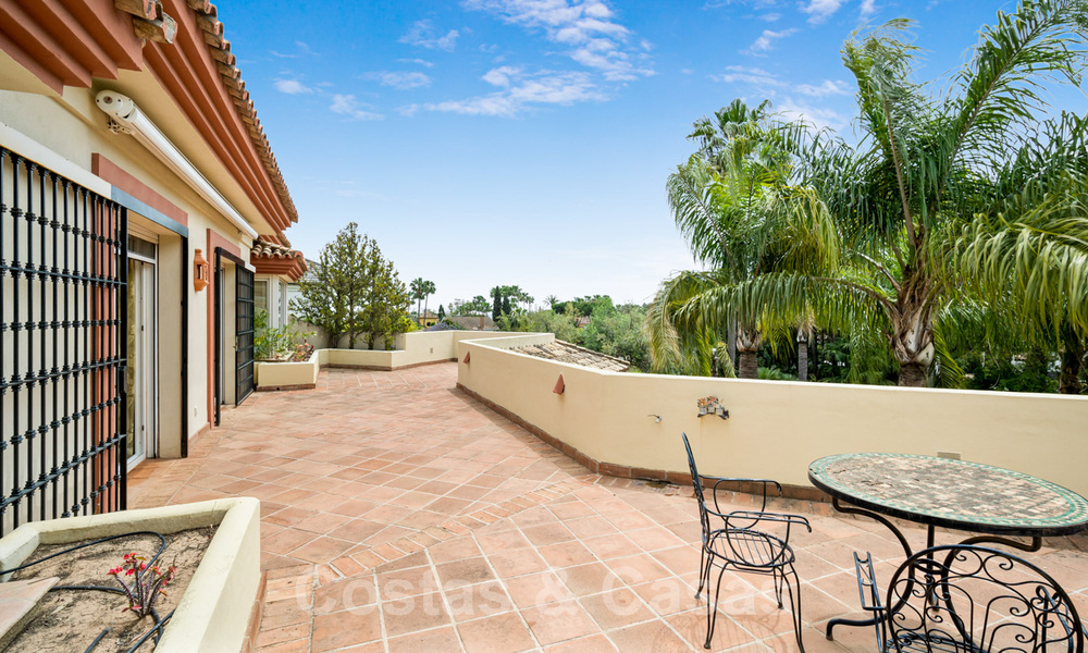 Traditional style luxury villa for sale with garden views, beachside in Guadalmina Baja in Marbella 41816