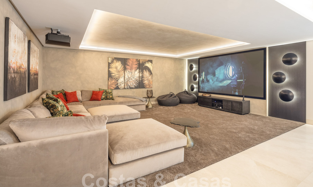 Modernist villa for sale with panoramic sea views in Marbella - Benahavis 58771