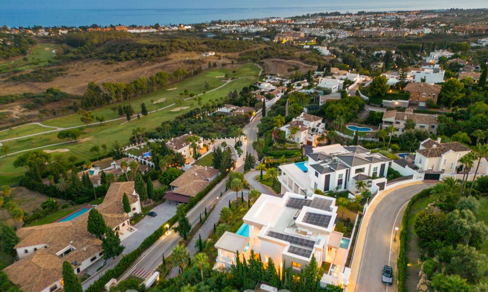 Modernist villa for sale with panoramic sea views in Marbella - Benahavis 58779